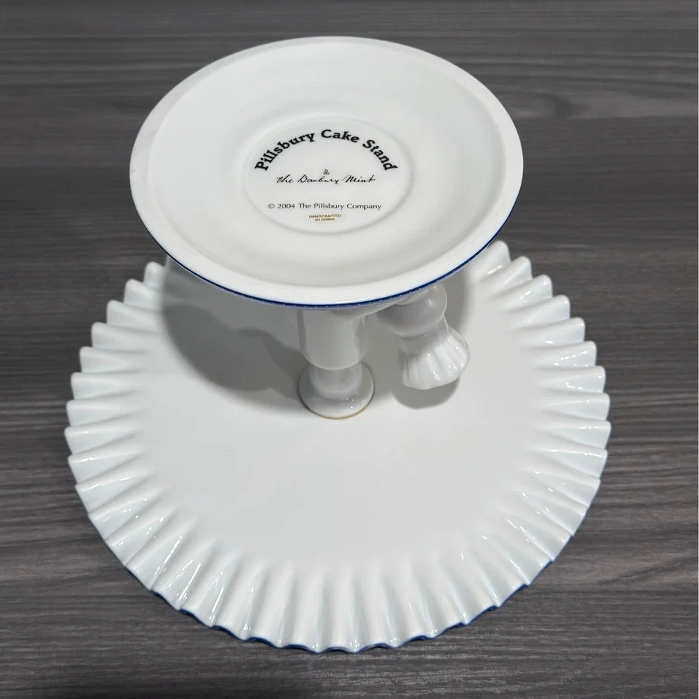 Pillsbury Doughboy Footed Cake Stand and Server Set Danbury Mint 2004 White Blue